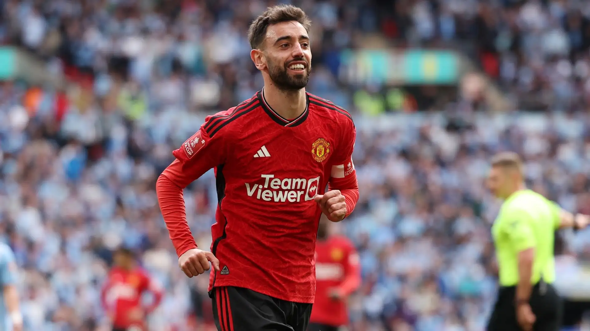 Tiền vệ trung tâm xuất sắc nhất - Bruno Fernandes (Manchester United)